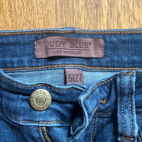 Judy Blue Ankle Cropped Blue Jeans - Picture 2 of 4